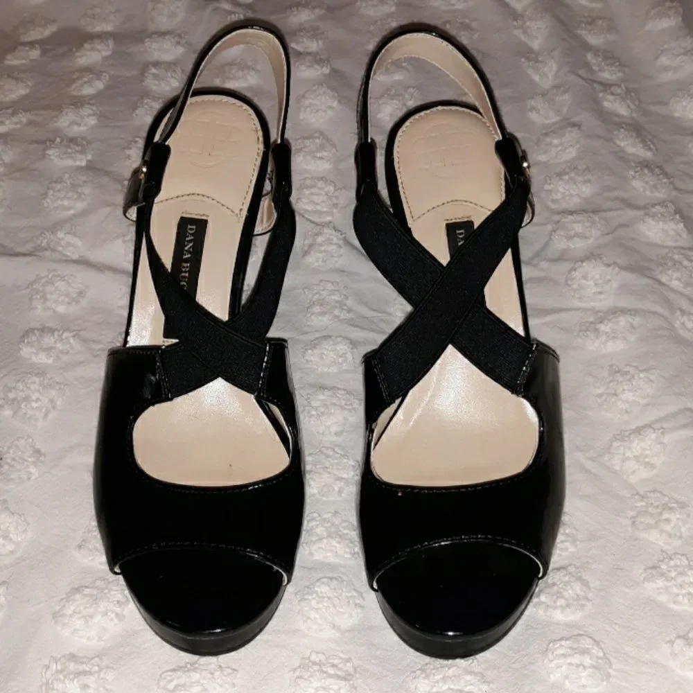 Dana Buchman like new
